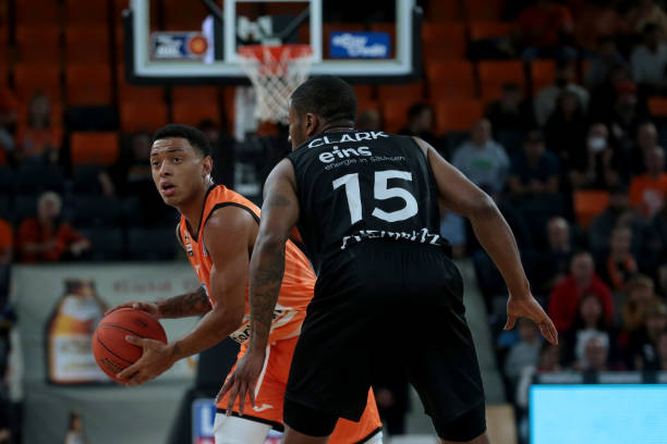 获得参赛资 获得参赛资