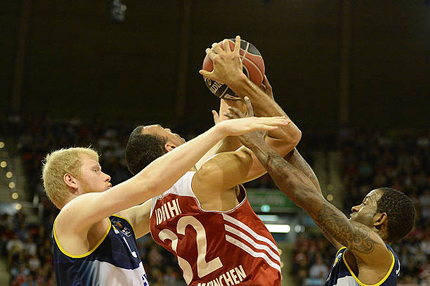 尔的年轻中 尔的年轻中