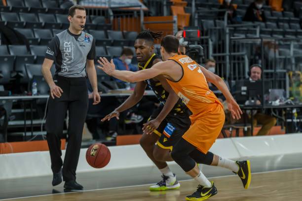 黄喜灿的职 黄喜灿的职